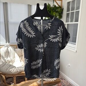 Black and White Leaf Print Women's Top